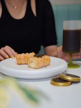 酥到掉渣！鱼子酱起酥卷封神下午茶