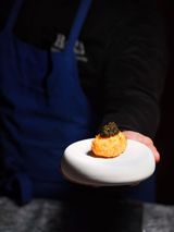 西班牙经典 Tapas｜鱼子酱火腿可乐饼