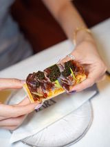 和牛腰臀肉怎么吃？鱼子酱烤布里欧修超惊艳